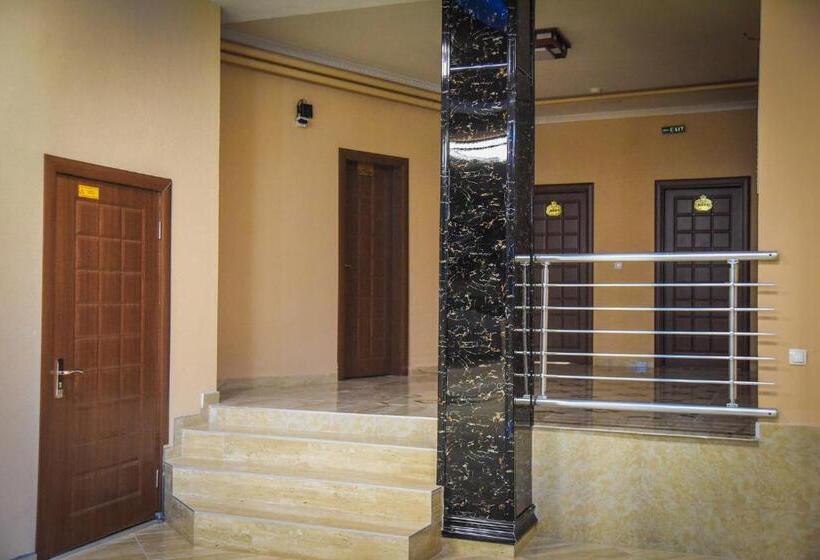 هتل Centro Biznis 92