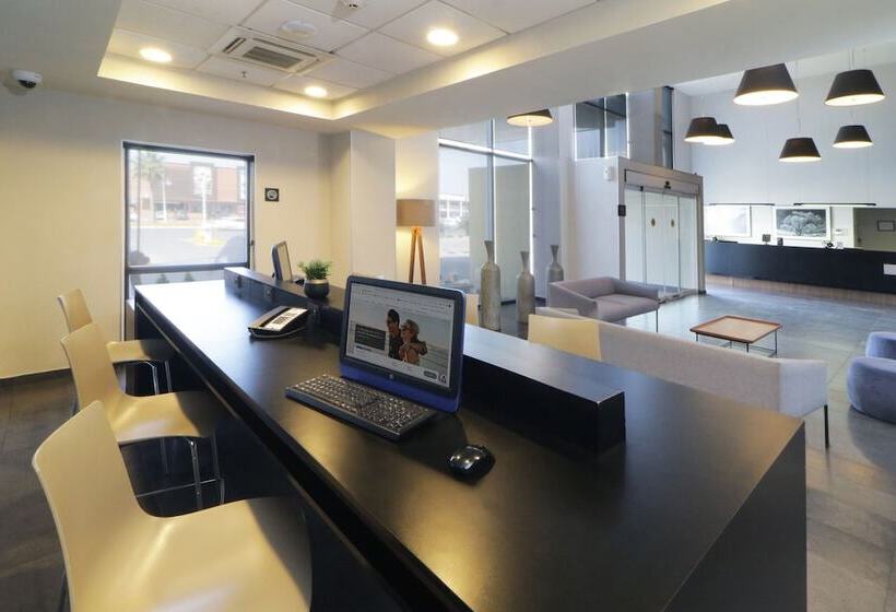 בית מלון כפרי City Express By Marriott Piedras Negras