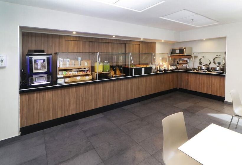 בית מלון כפרי City Express By Marriott Piedras Negras