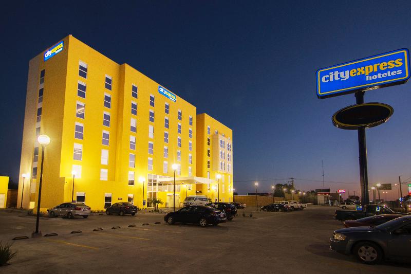 בית מלון כפרי City Express By Marriott Piedras Negras