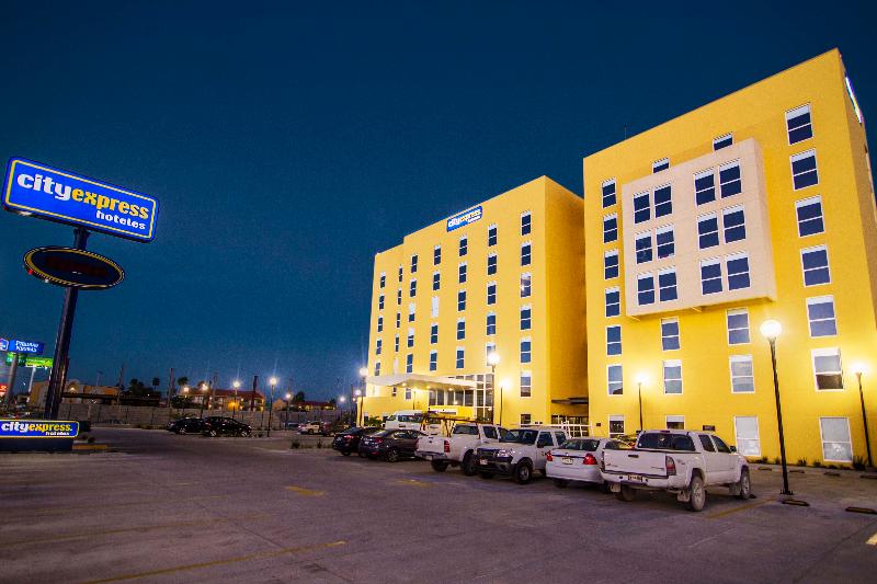 בית מלון כפרי City Express By Marriott Piedras Negras