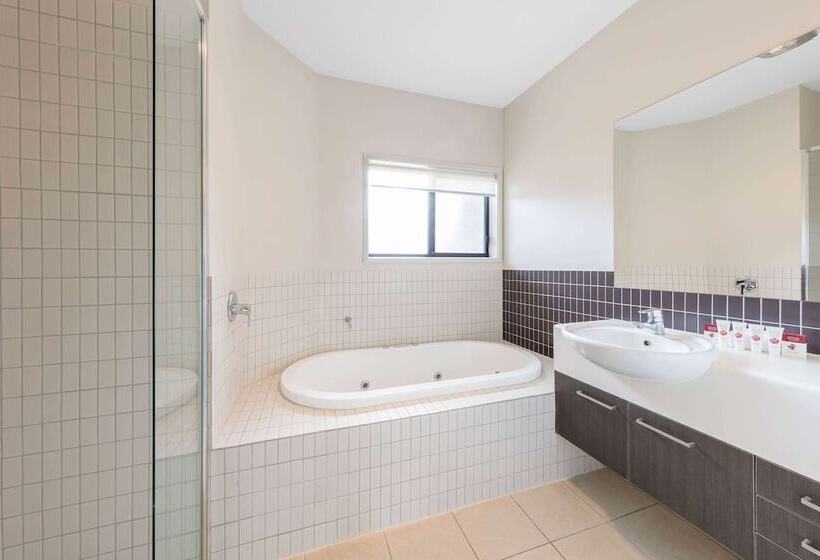 בית מלון כפרי Club Wyndham Seven Mile Beach, Trademark Collection By Wyndham