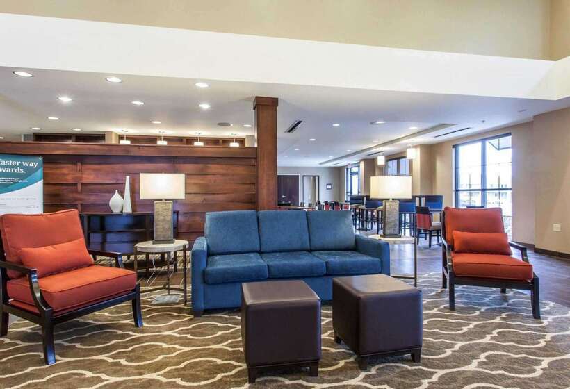 בית מלון כפרי Comfort Suites Youngstown North