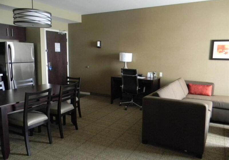 فندق Comfort Suites Youngstown North