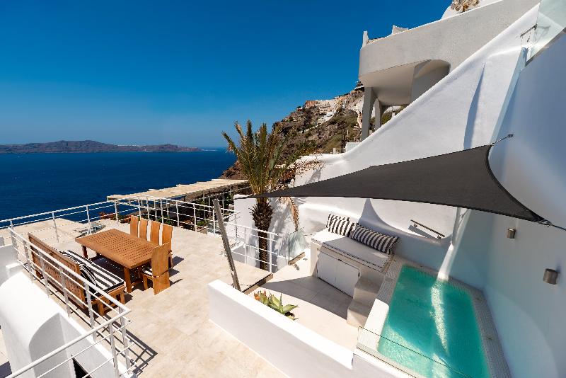 Отель Day Dream Luxury Suites