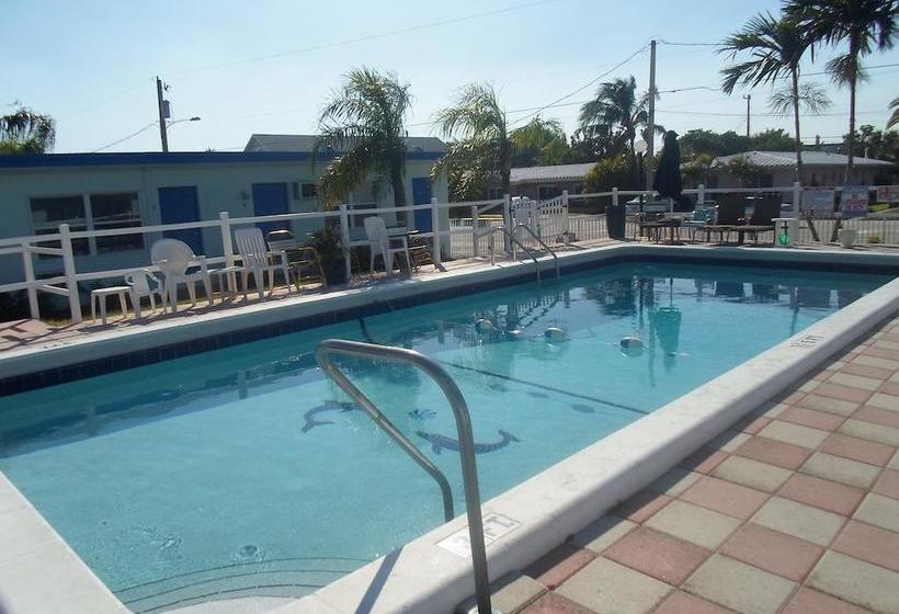 فندق Dolphin Harbor Inn