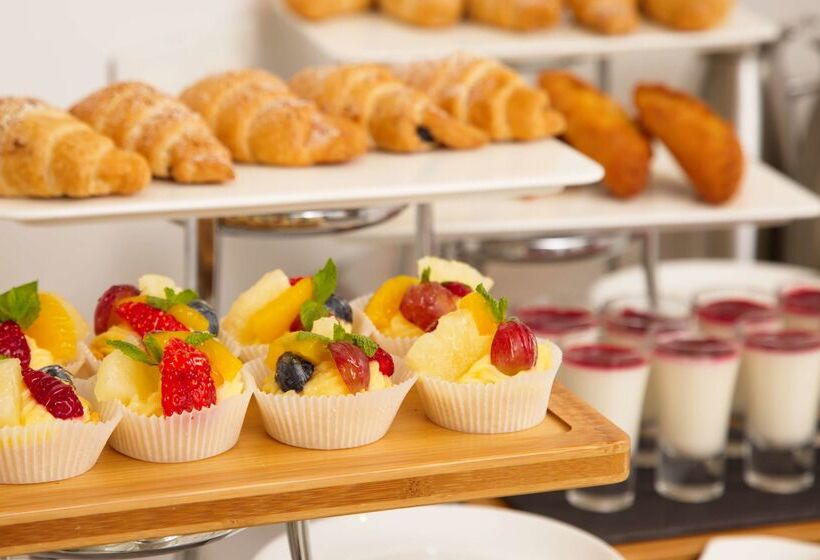 Отель Doubletree By Hilton Kazan City Center