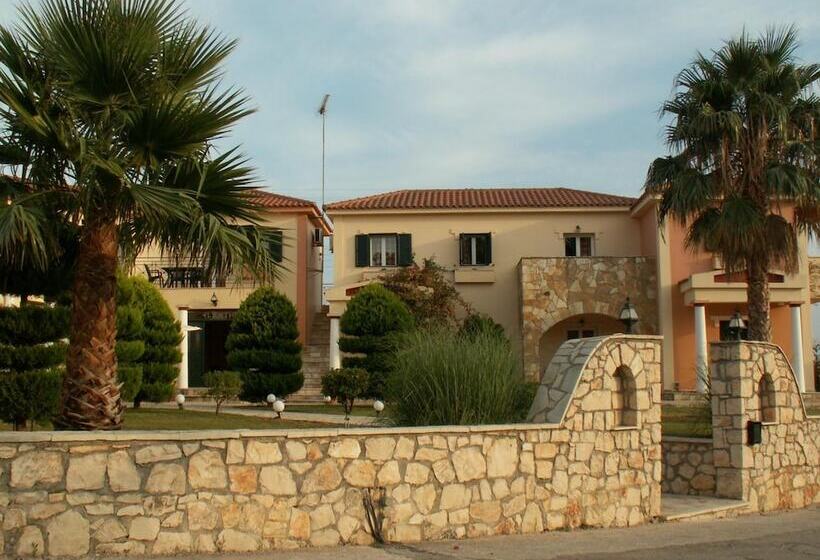 هتل Elanthi Village Apartments