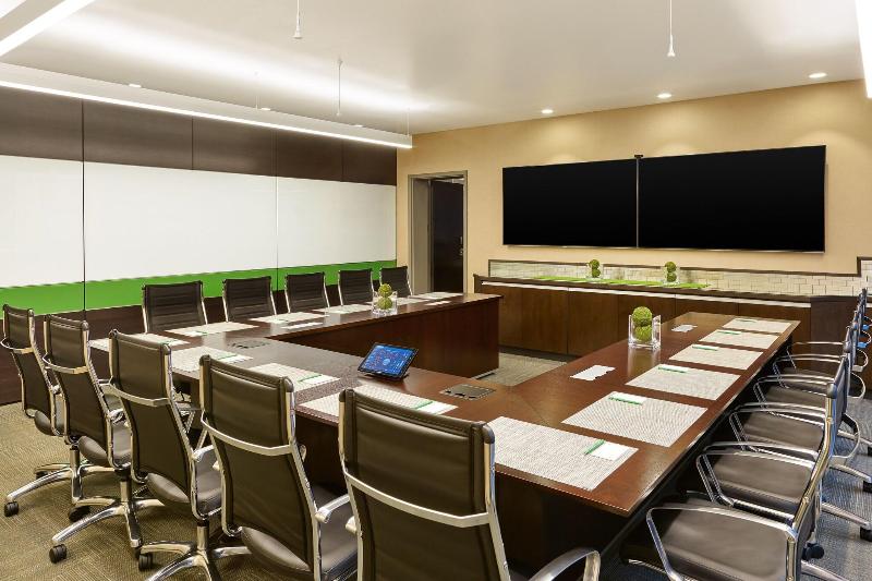 Отель Element Fargo