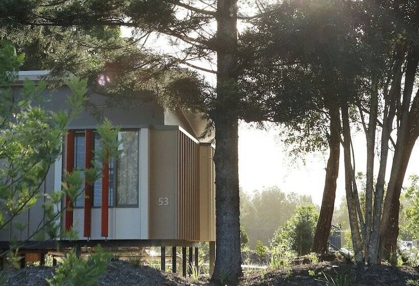 هتل Elements Of Byron