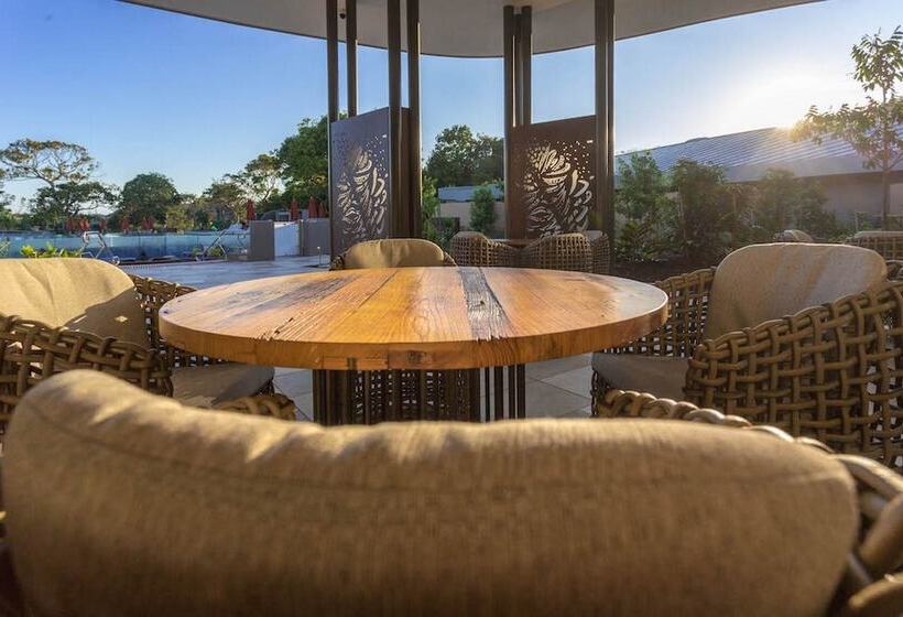 هتل Elements Of Byron