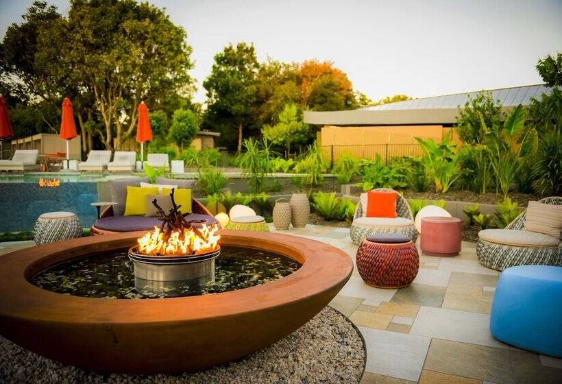 هتل Elements Of Byron