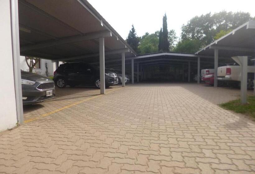 فندق Garden House