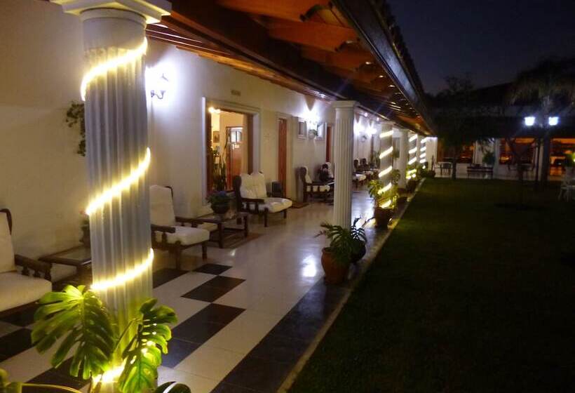 فندق Garden House