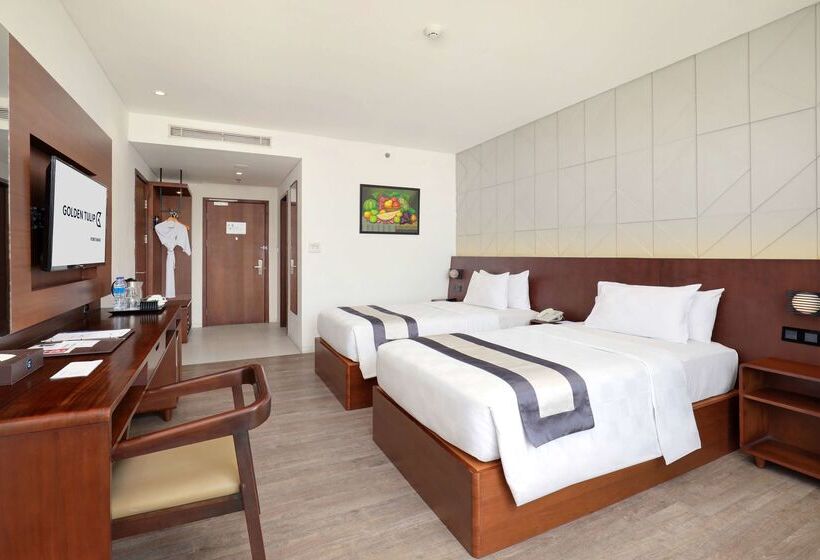 ホテル Golden Tulip Pontianak