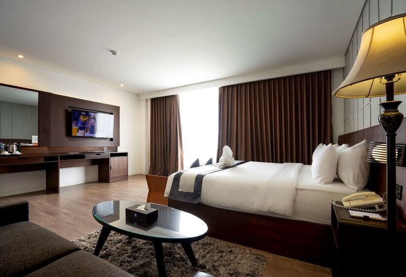 ホテル Golden Tulip Pontianak