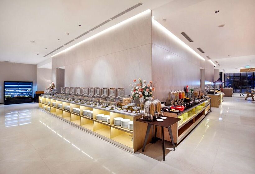 ホテル Golden Tulip Pontianak