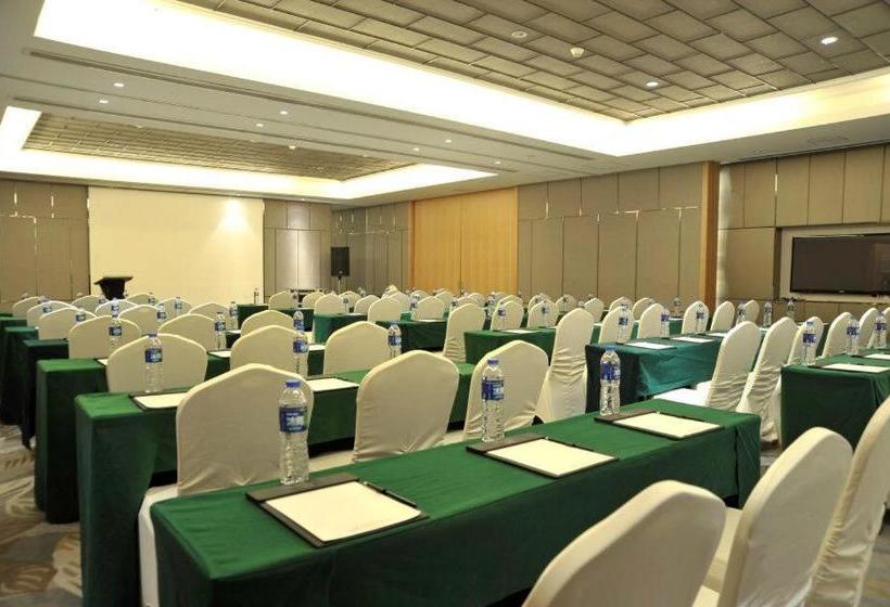 فندق Ramada By Wyndham Zhengzhou East