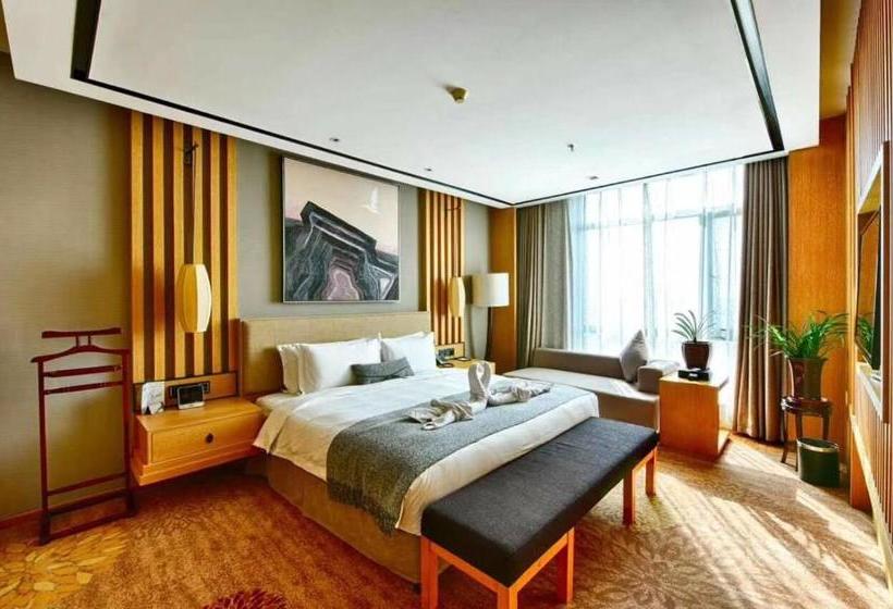 فندق Ramada By Wyndham Zhengzhou East