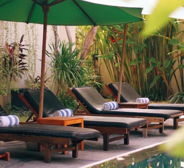 Grandmas Plus Hotel Airport