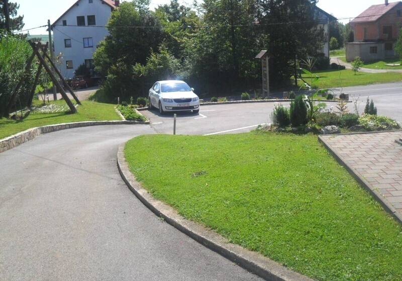 ホテル Guesthouse Sara