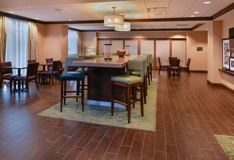 ホテル Hampton Inn Omaha Midtownaksarben Area