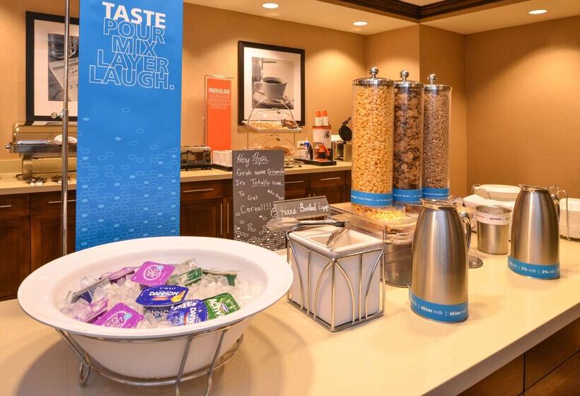 ホテル Hampton Inn Omaha Midtownaksarben Area