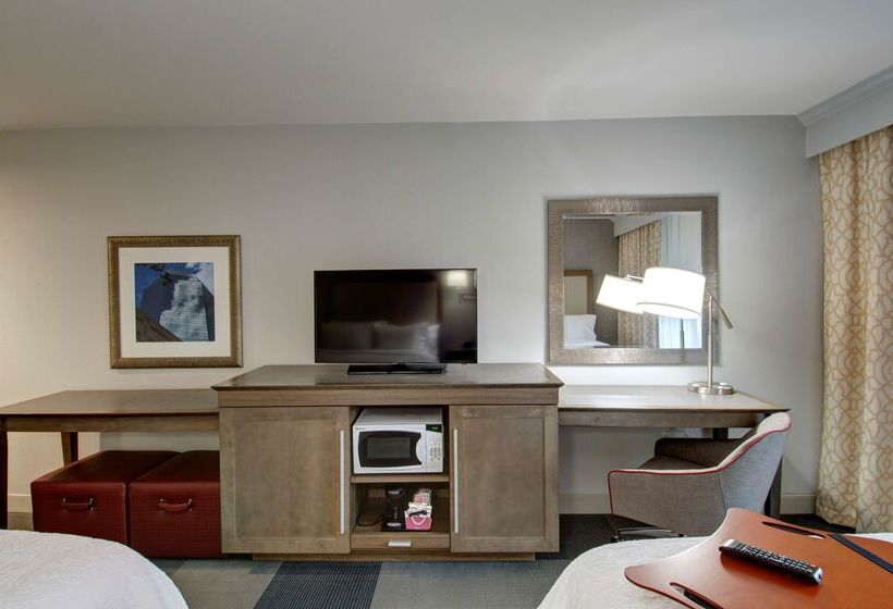 هتل Hampton Inn & Suites Springfield/downtown