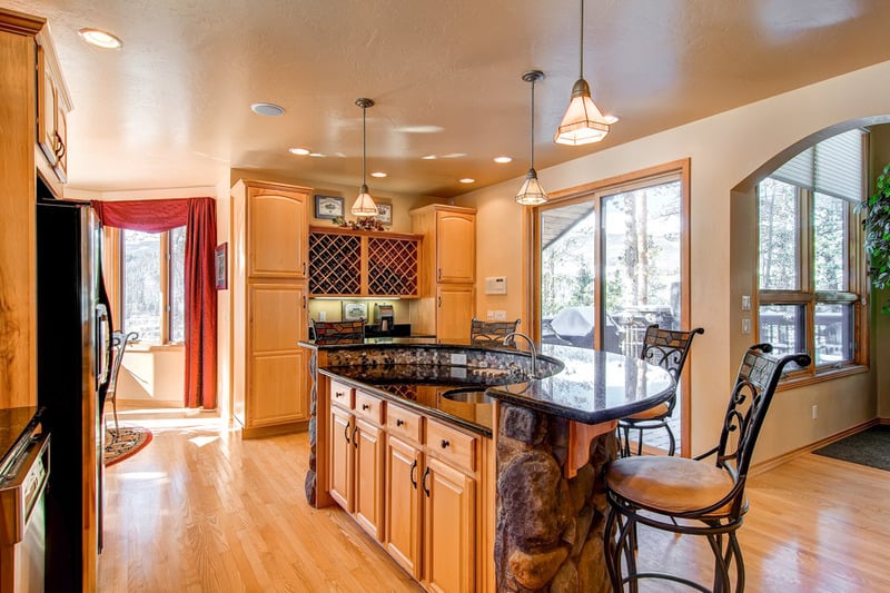 Отель Highlands Ridge Retreat By Pinnacle Lodging