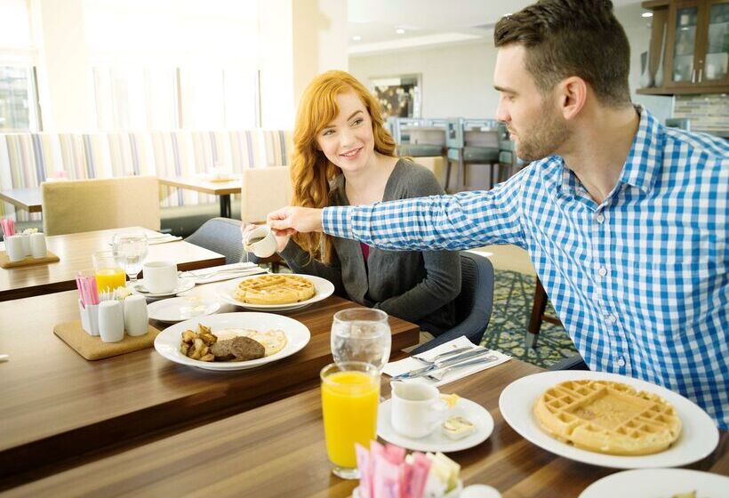 בית מלון כפרי Hilton Garden Inn Longview