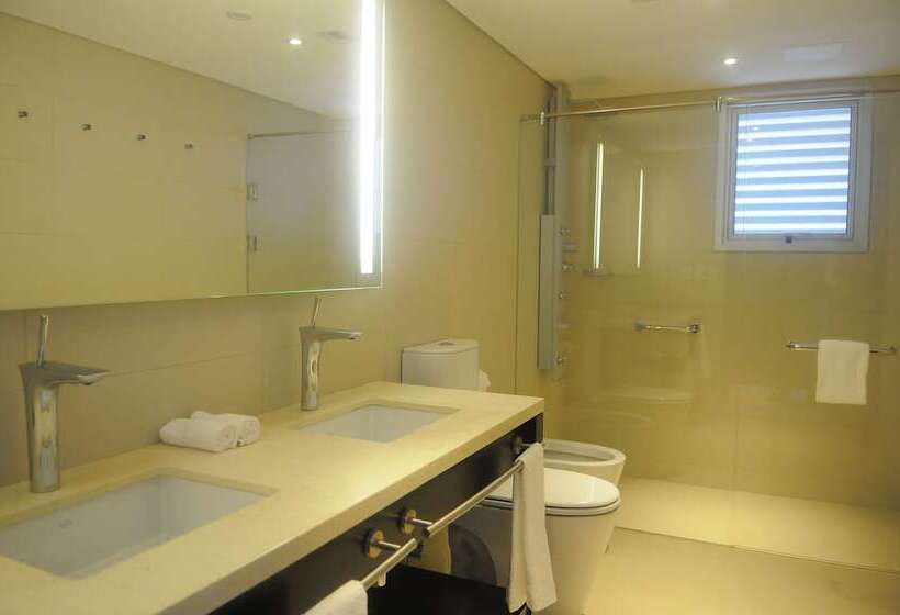 هتل Hilton Garden Inn Montevideo