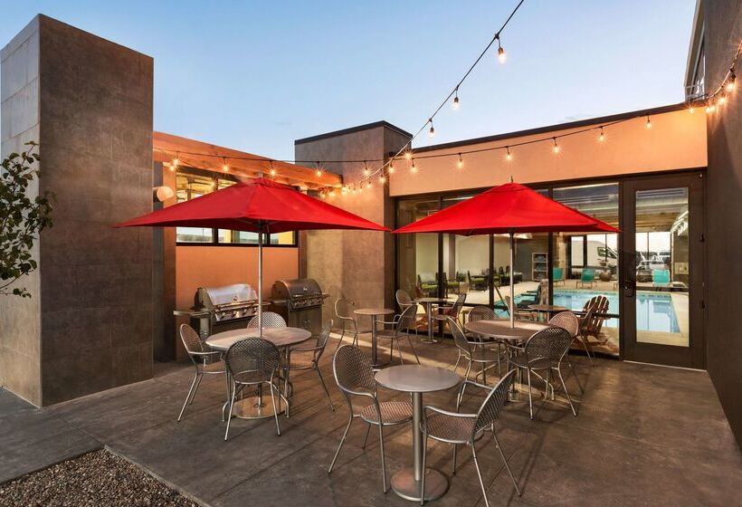 בית מלון כפרי Home2 Suites By Hilton Farmington/ Bloomfield