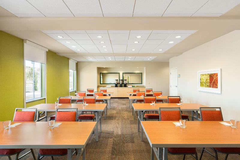 בית מלון כפרי Home2 Suites By Hilton Farmington/ Bloomfield