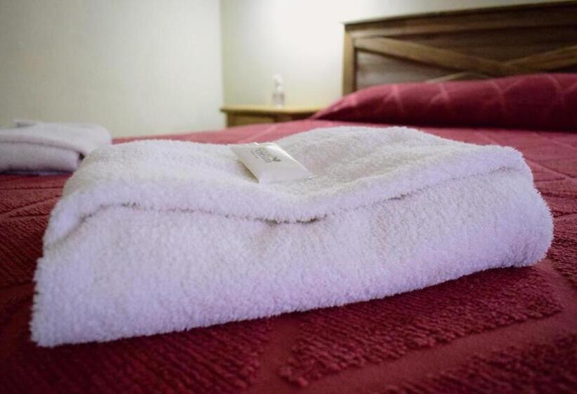 בית מלון כפרי El Alamo