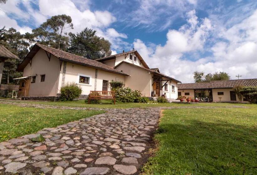 هتل Hosteria Papagayo Cotopaxi