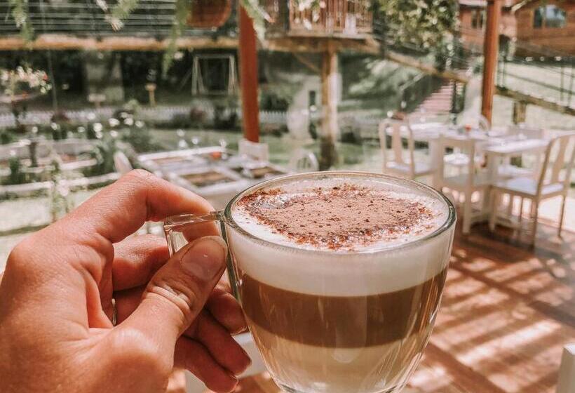 هتل Hosteria Papagayo Cotopaxi