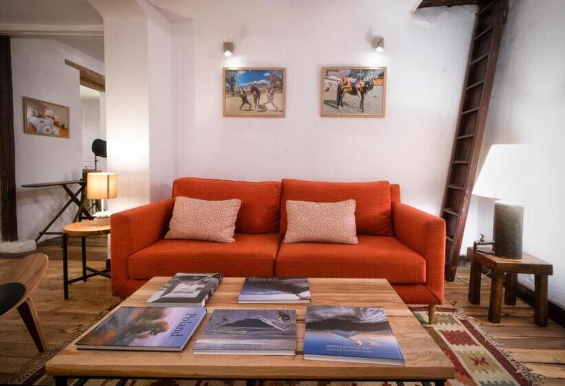 هتل Hosteria Papagayo Cotopaxi