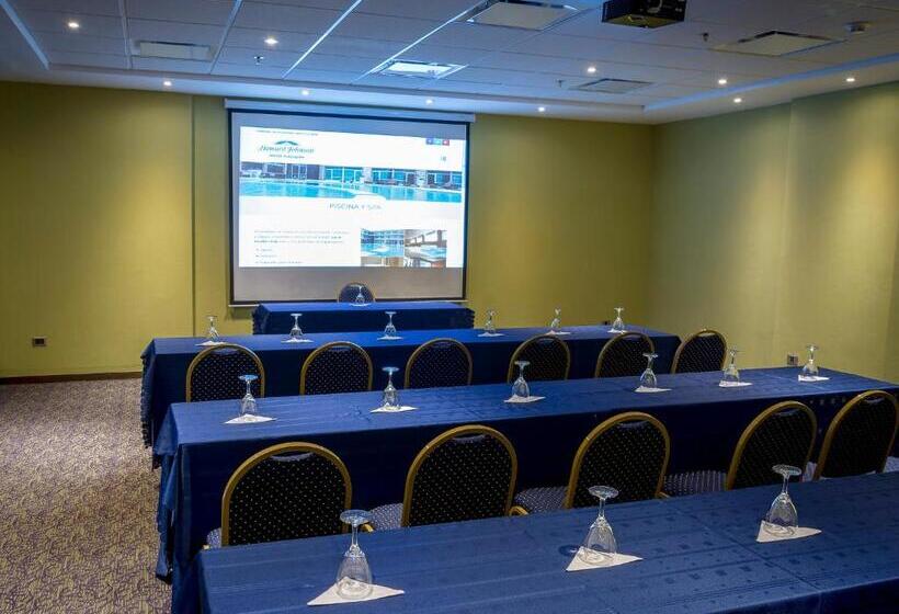 호텔 Howard Johnson Neuquen