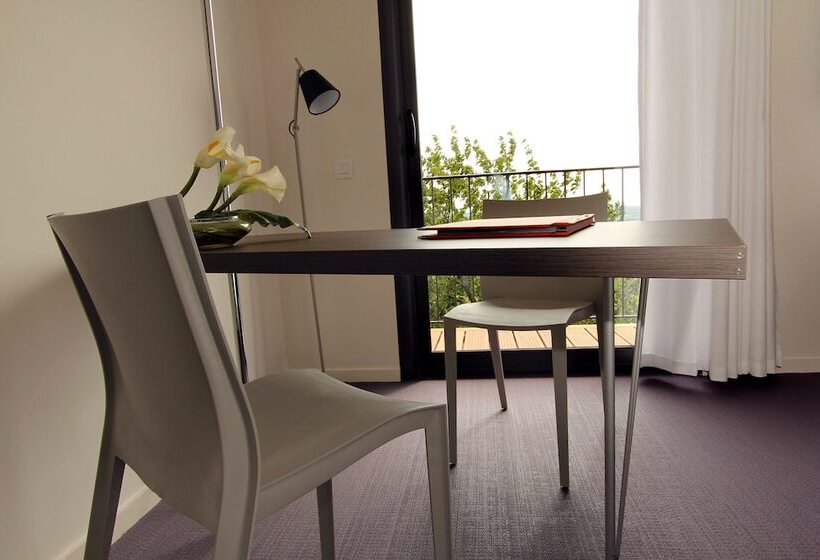 בית מלון כפרי Hôtel Restaurant La Montagne De Brancion