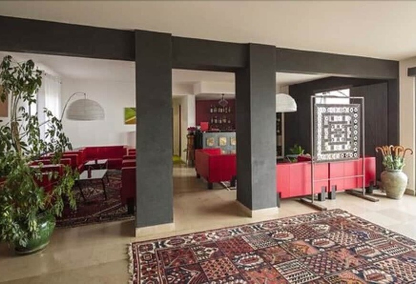 בית מלון כפרי Hôtel Restaurant La Montagne De Brancion