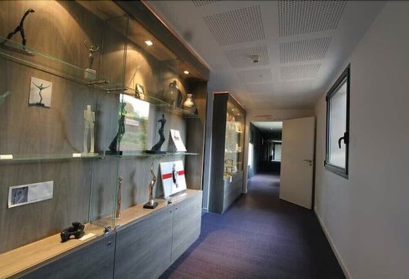 בית מלון כפרי Hôtel Restaurant La Montagne De Brancion