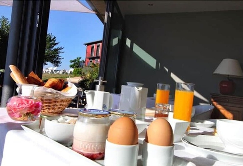 בית מלון כפרי Hôtel Restaurant La Montagne De Brancion