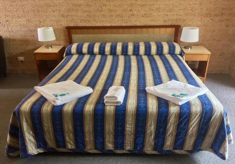 בית מלון כפרי Huskisson Bayside Resort