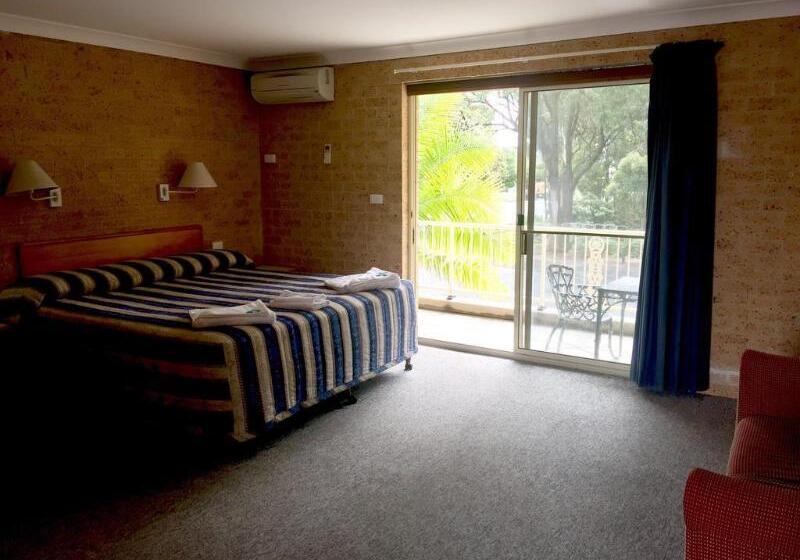 בית מלון כפרי Huskisson Bayside Resort