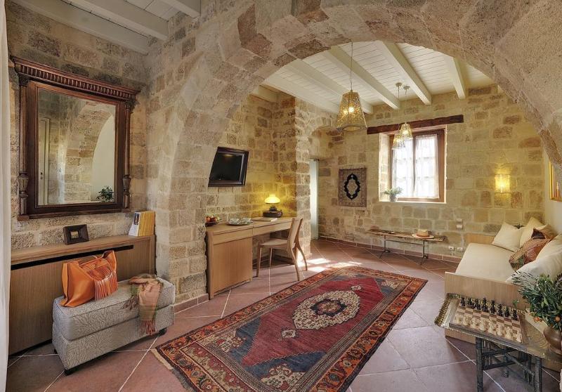 酒店 Kokkini Porta Rossa