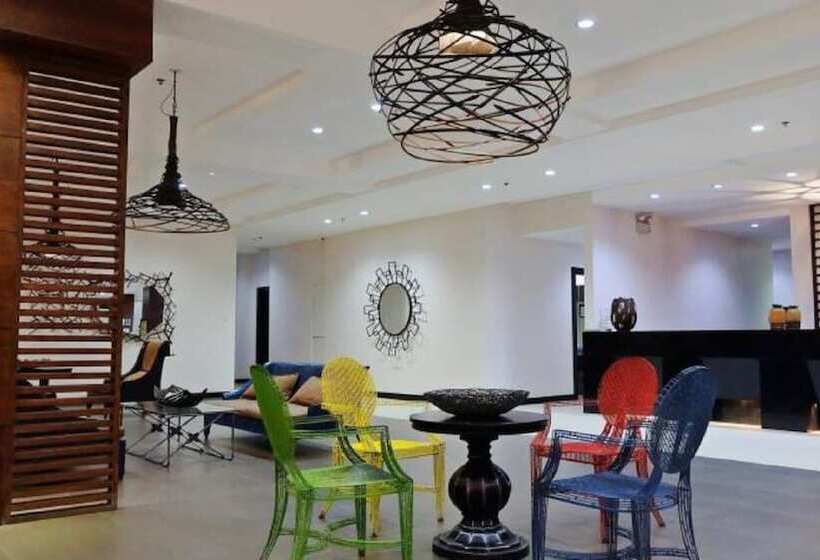 هتل La Carmela De Boracay Resort