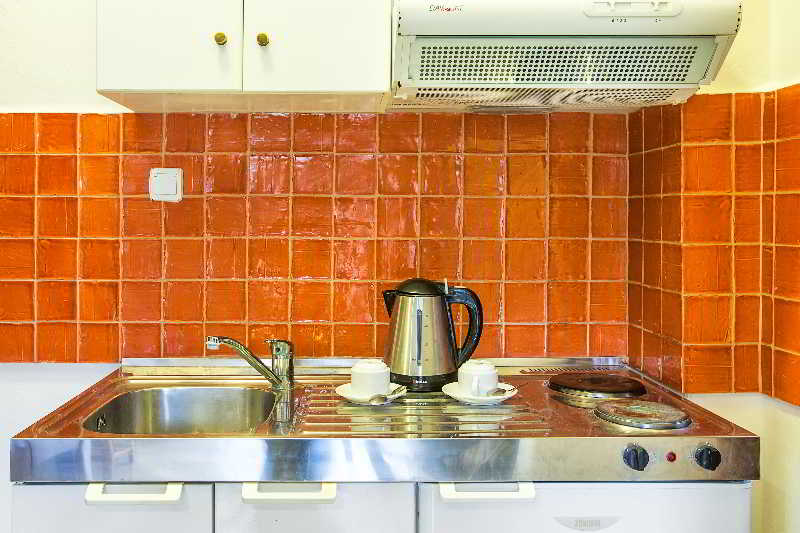 Отель Lemon Garden Villa