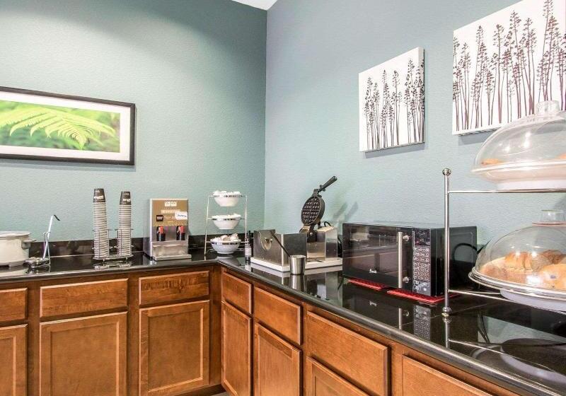 בית מלון כפרי Mainstay Suites Meridian