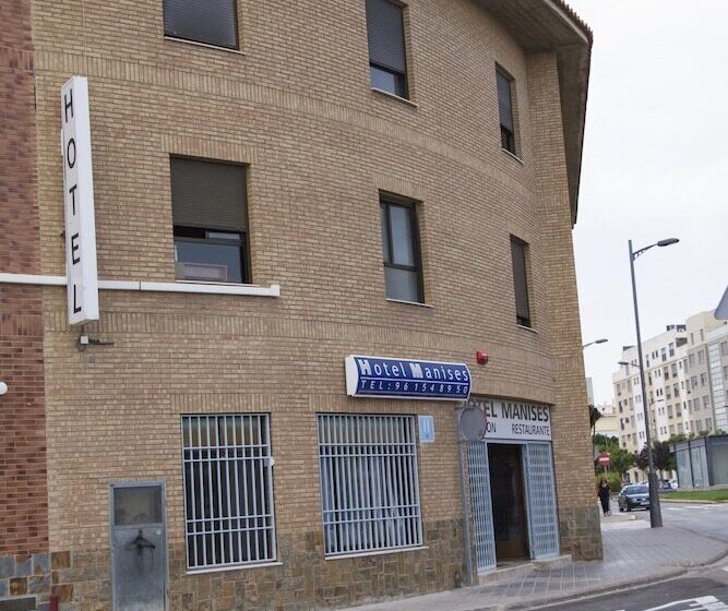 Отель Manises