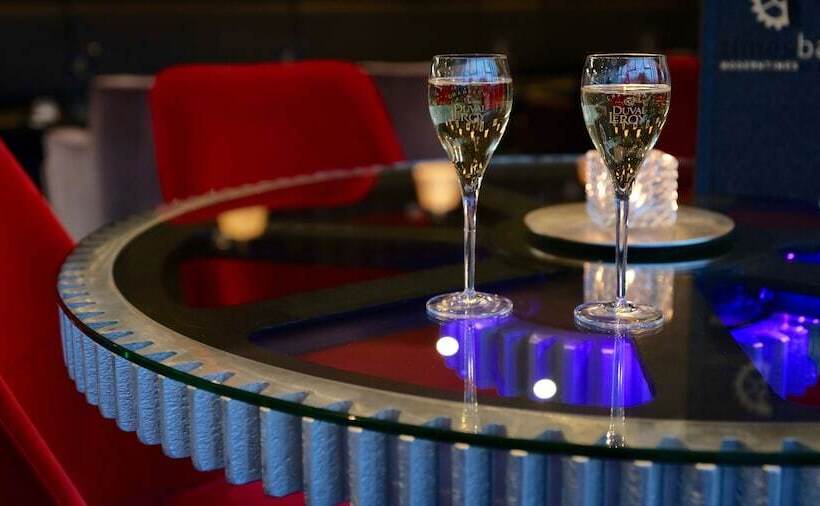 Modern Times Hotel, Vevey, A Tribute Portfolio